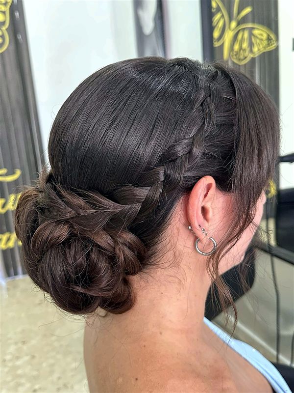 Recogido bajo con trenza incorporada en True Elegance, Algeciras